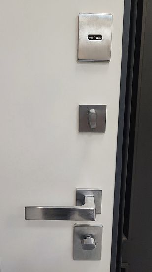 Входная дверь  